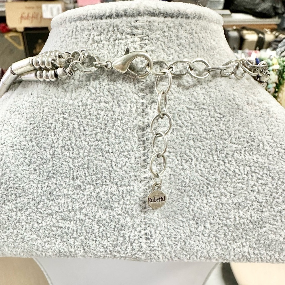 Ruby Rd. Tress Strand Sliver Tone Acrylic Gray And Rosey Colored Beaded Necklace - Picture 3 of 4